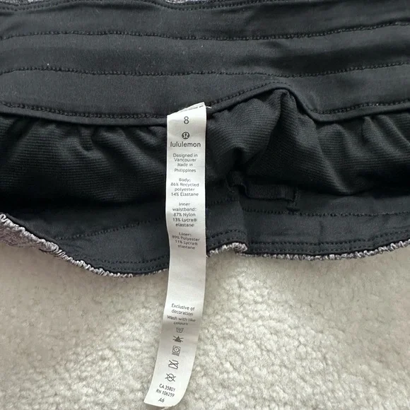 Lululemon Tracker Low-Rise Lined Short 4" - Picture 3 of 3